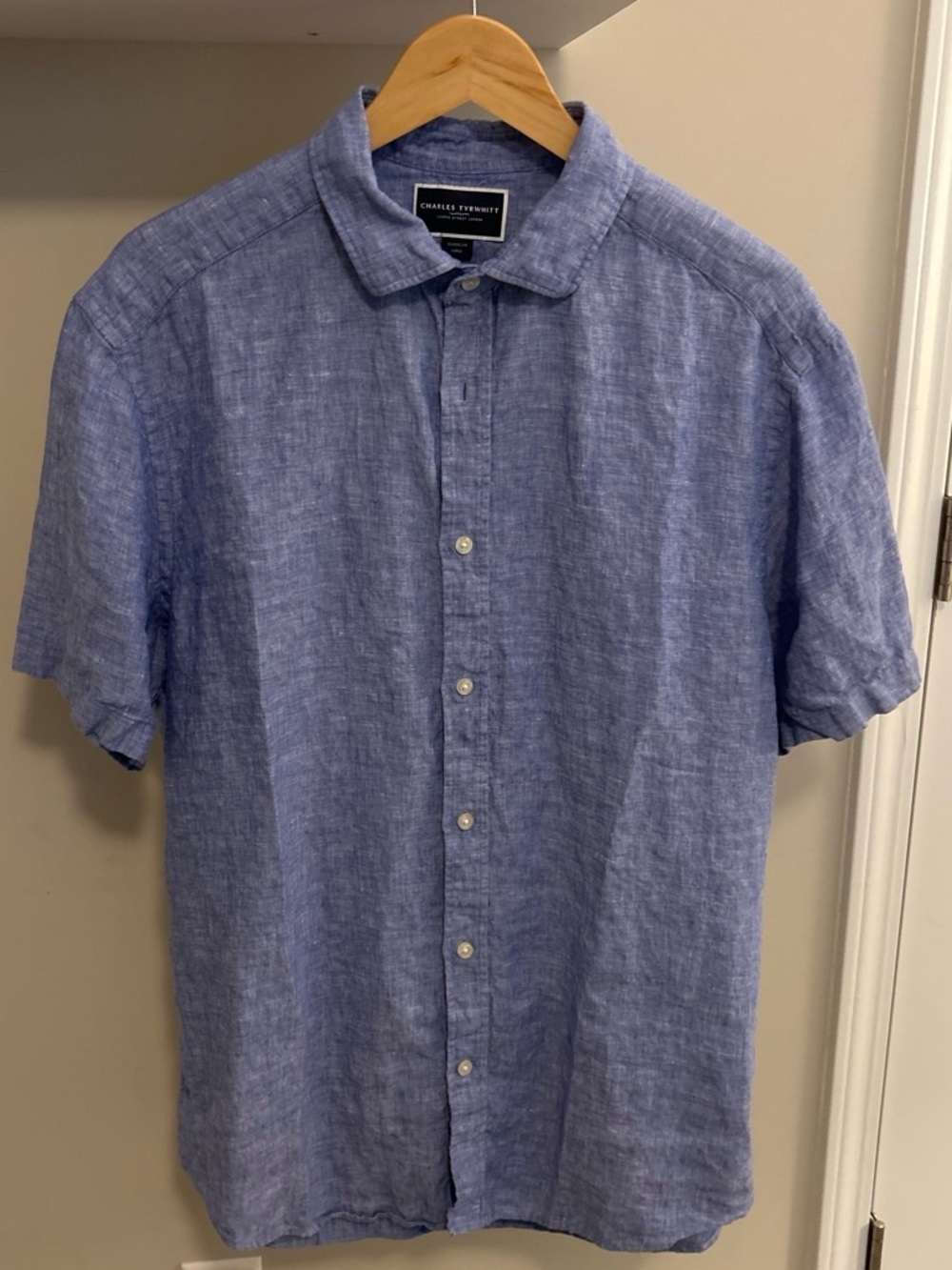 Charles Tyrwhitt Light Blue Linen Short-Sleeve Button-Down